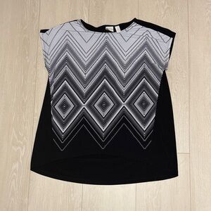 3/$10 Chico's Black and White Chevron Blouse